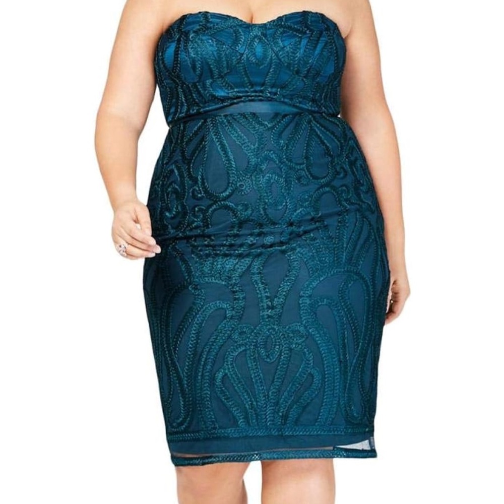City Chic Fitted Strapless Dress with Embroidered Overlay. Size 20 - Picture 6 of 8